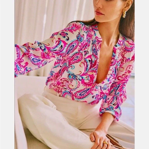 Like New ~ Lilly Pulitzer Elsa Silk Top, Size Meduim - Picture 1 of 6